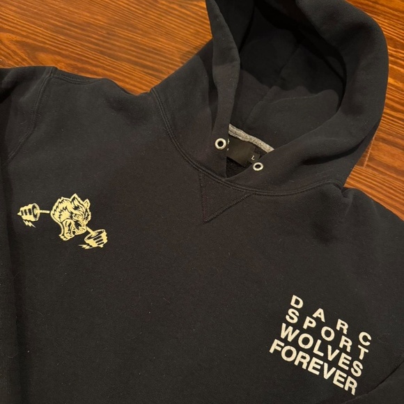Darc Sport Wolves Forever Men’s Hoodie - Picture 2 of 4